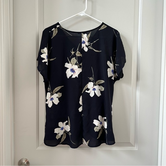 Floral faux tie front blouse by west kei - Picture 4 of 6